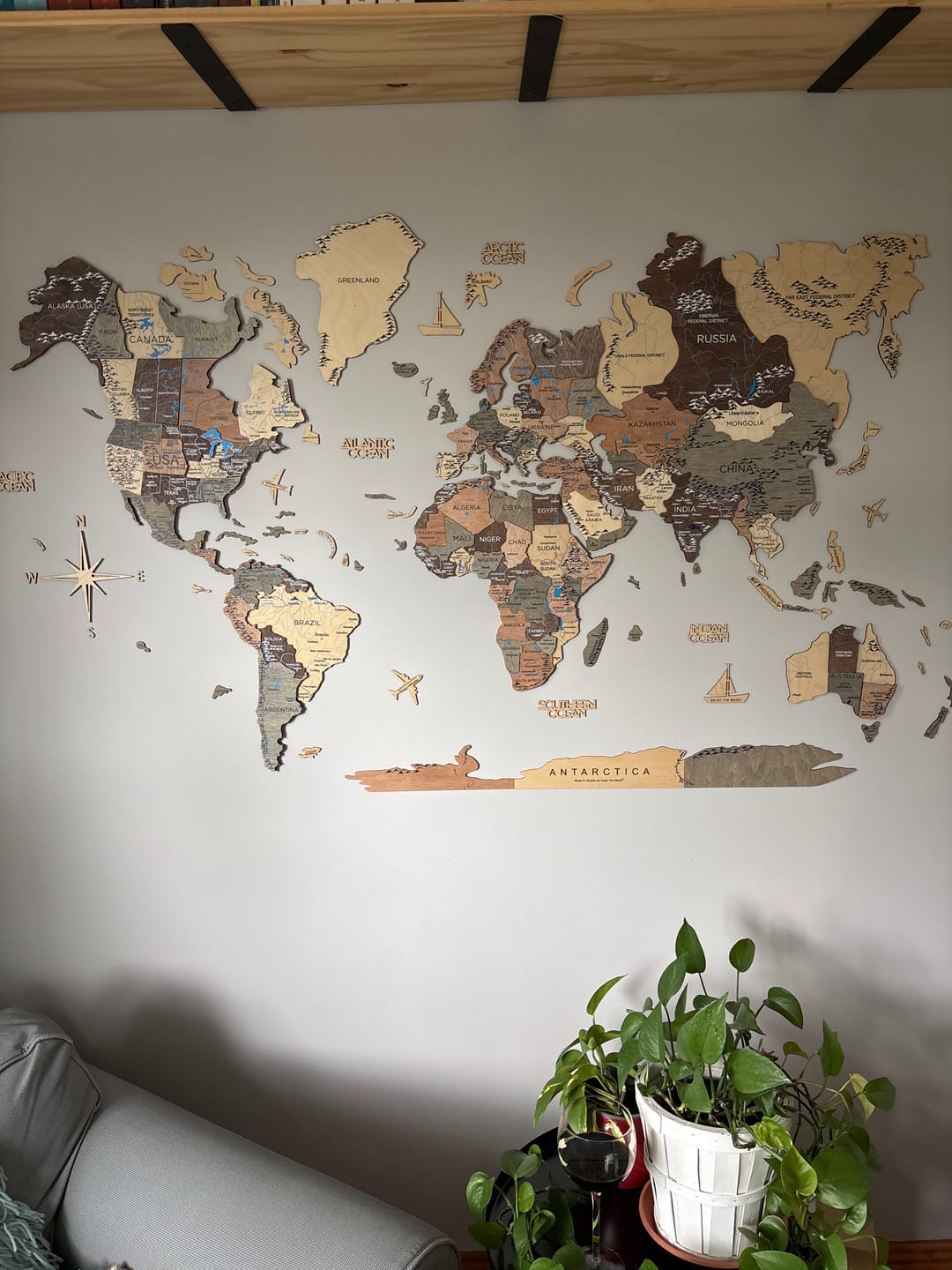 Customer photo review of 3D Wooden World Map Smokey