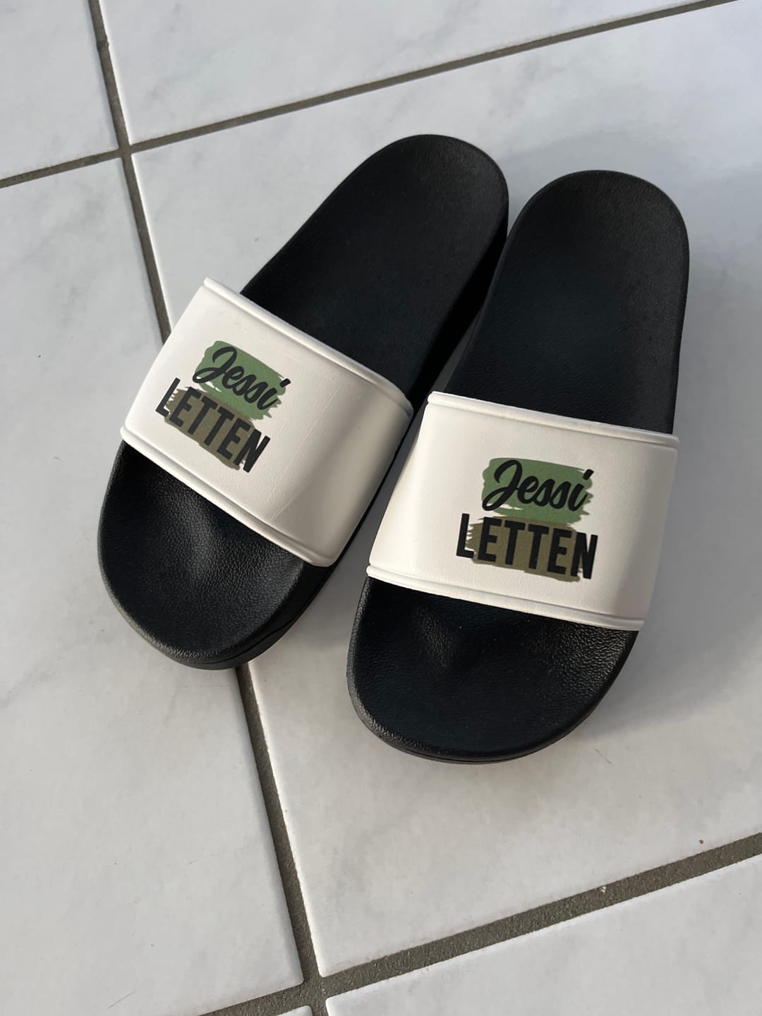 Customer photo review of Deine Letten - Personalisierte Badeschlappen mit Name