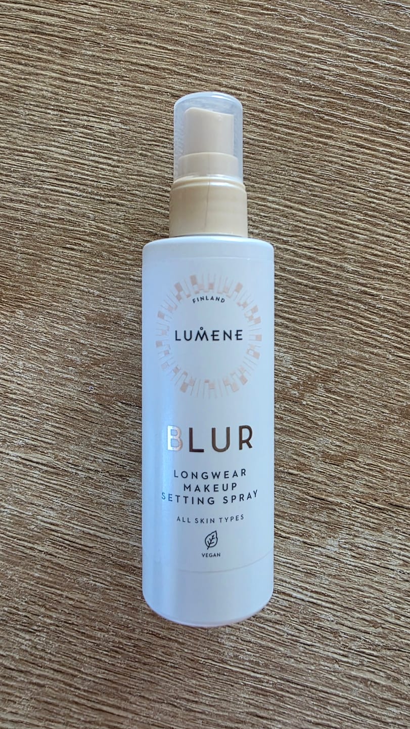 Customer photo review of Фиксиращ спрей за дълготраен грим Lumene Blur Longwear Makeup Seting Spray