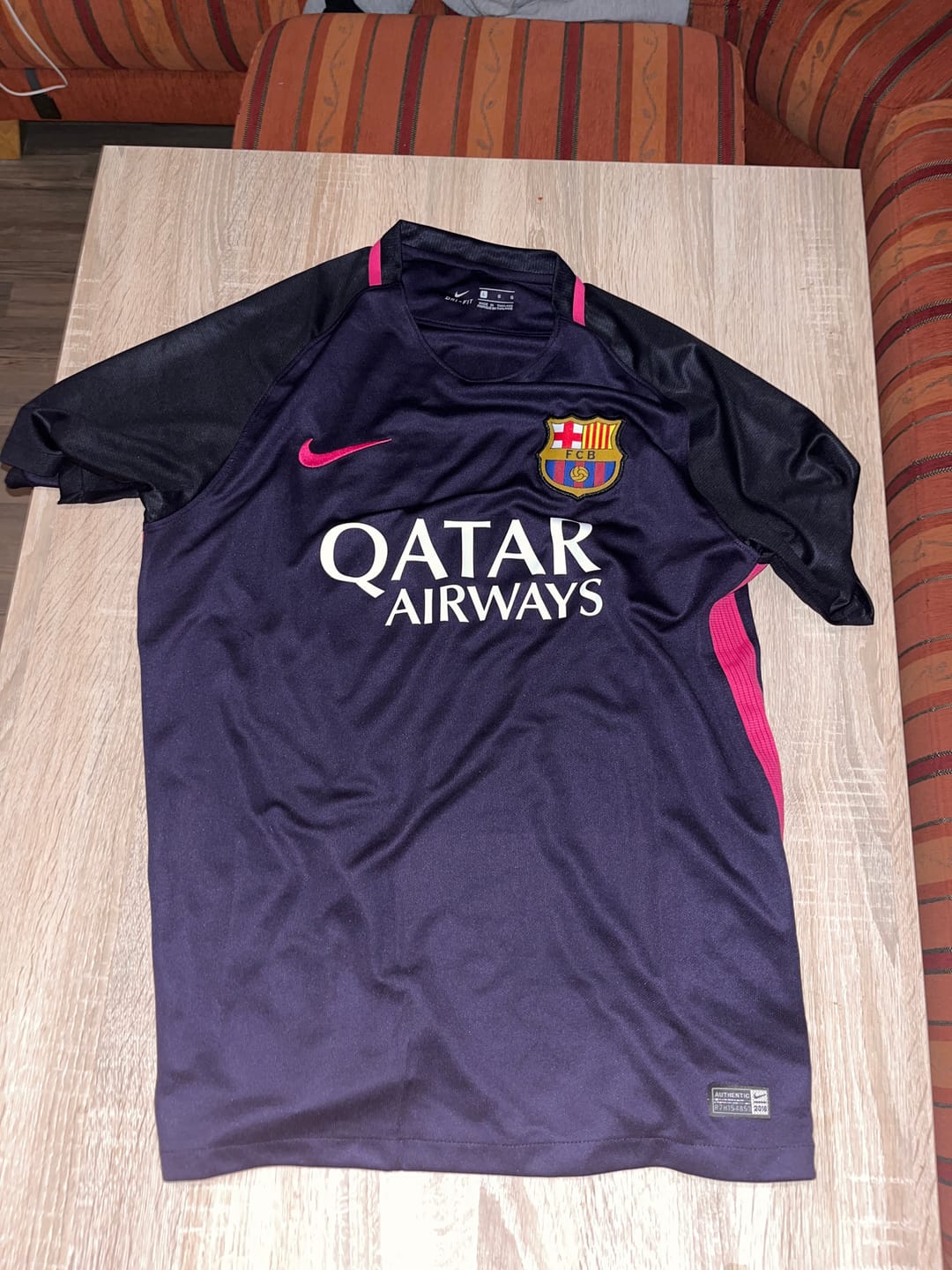 Customer photo review of Neymar Jr Barcelona 2014/15 Retro Black Pink Kids Jersey Soccer Maillot KinderTrikot Maglia Soccer Shirt
