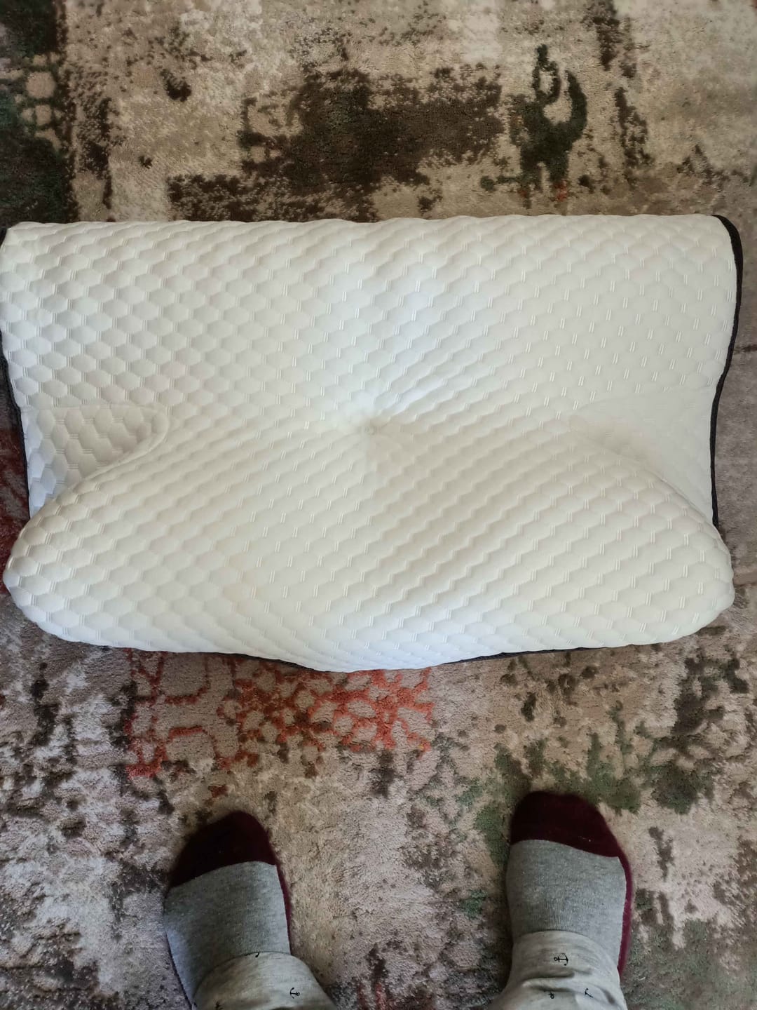 Customer photo review of Pillowen Ergonomik Boyun Destek Yastığı | Boyun Ağrısı, Fıtık ve Boyun Düzleşmesi İçin