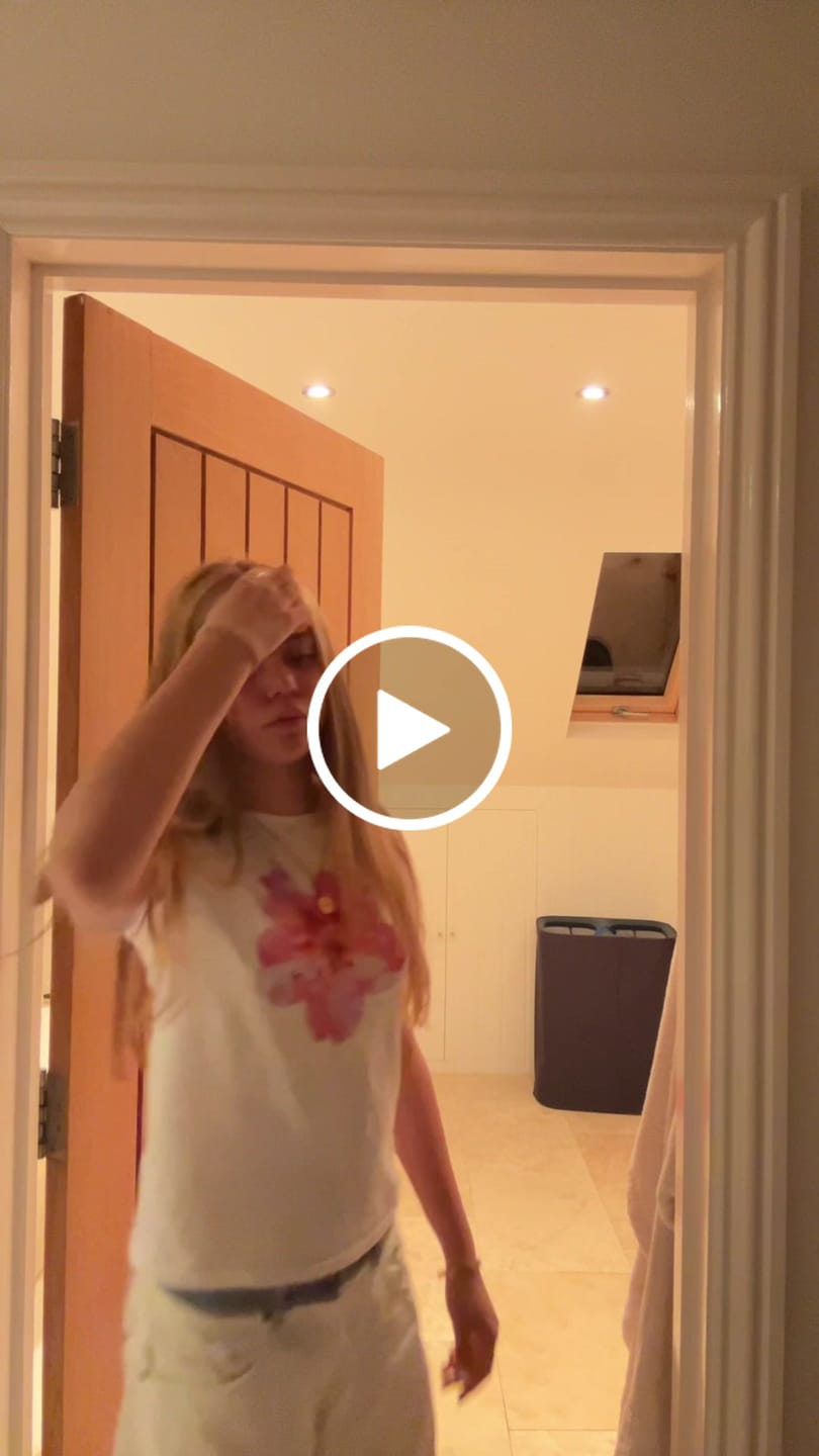 Customer video review of air dry baby tee