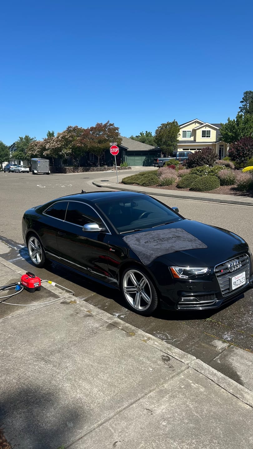 Customer photo review of BLACKLINE® SLIM TWISTED-LOOP DRYING TOWEL
