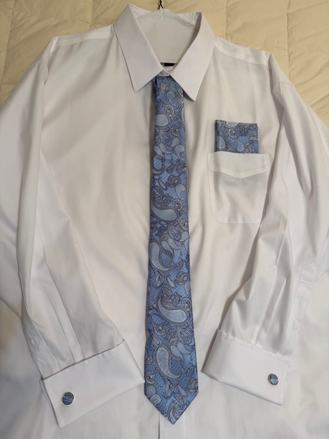 Customer photo review of Barry. Wang Sky-blue Paisley Silk Men's Tie Pocket Square Cufflinks Set