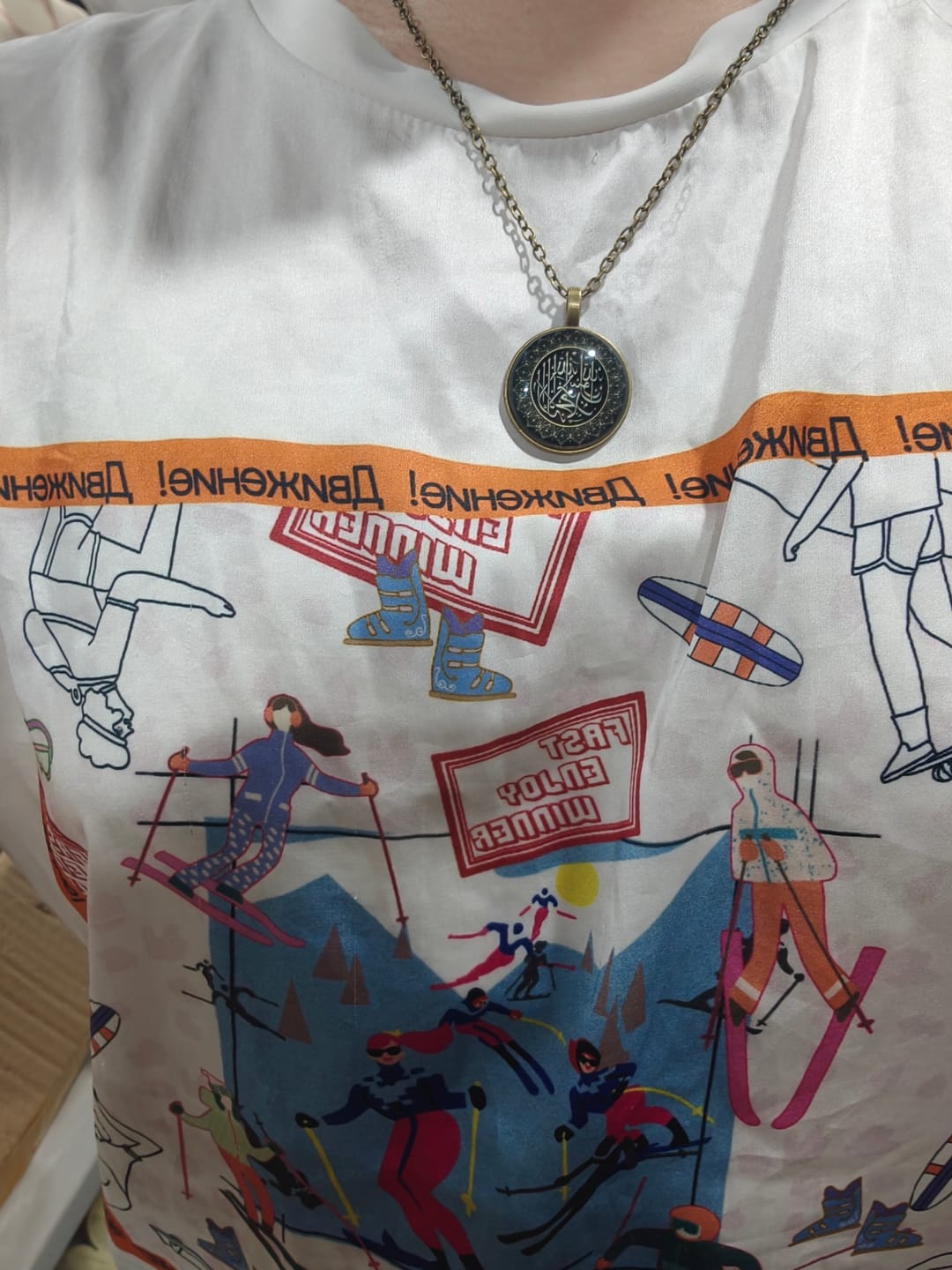 Customer photo review of HilalHaven Arc Wisdom Shahada Vintage Pattern Necklace