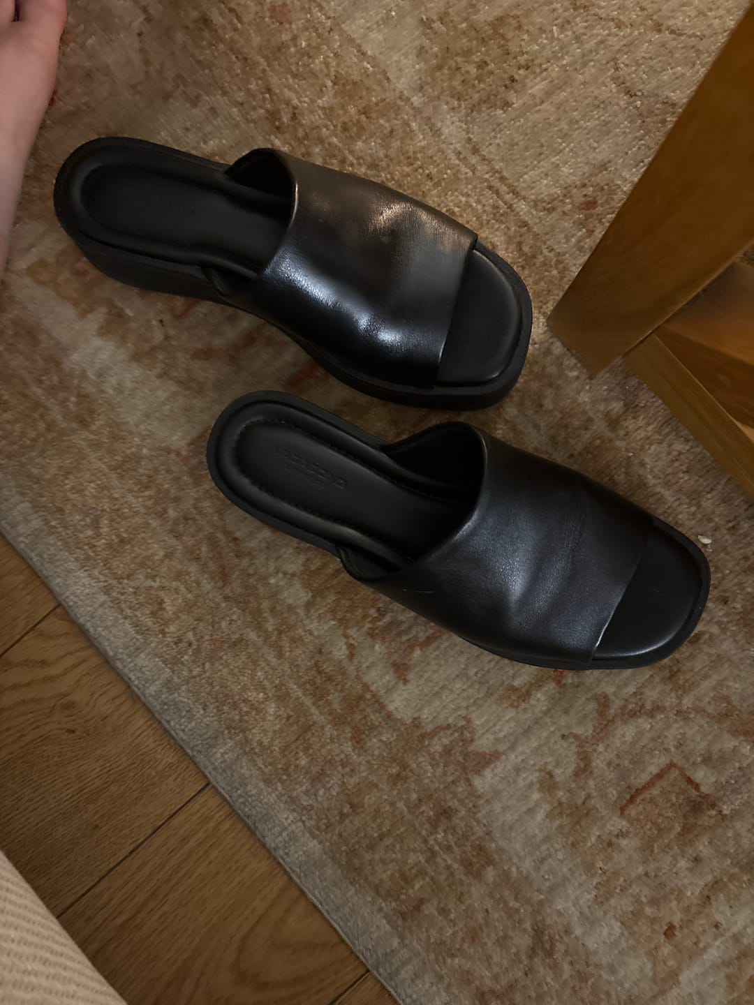 Customer photo review of כפכפי פלטפורמה לנשים Danya