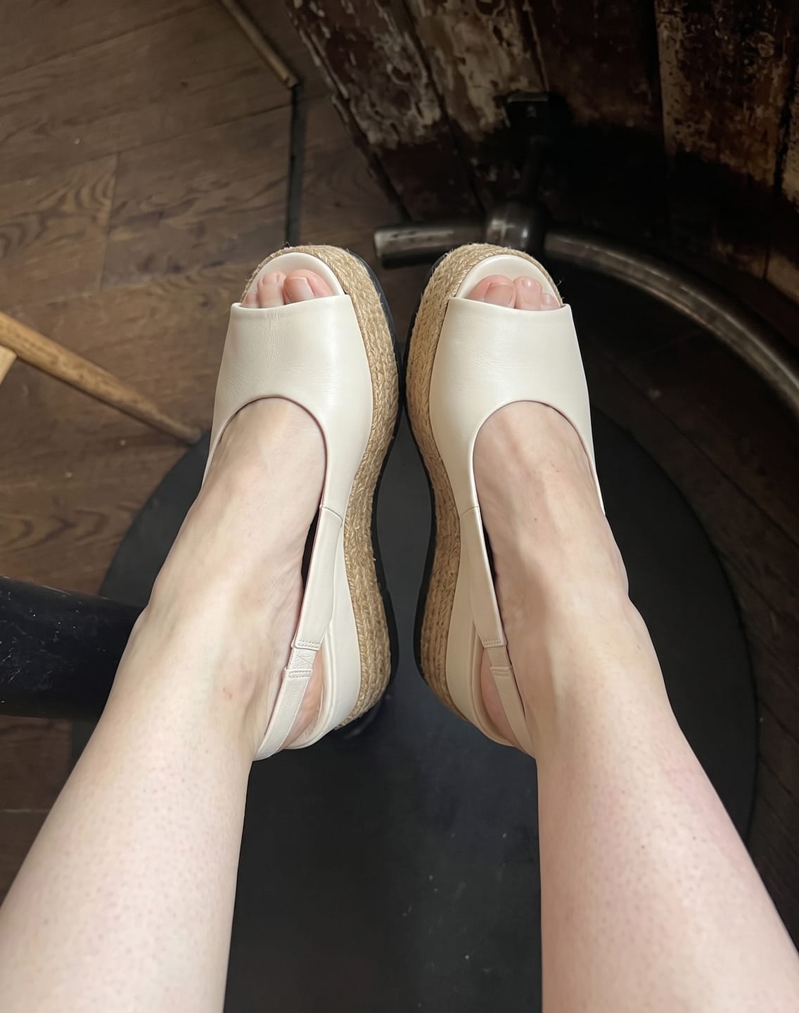 Customer photo review of Agnesa White