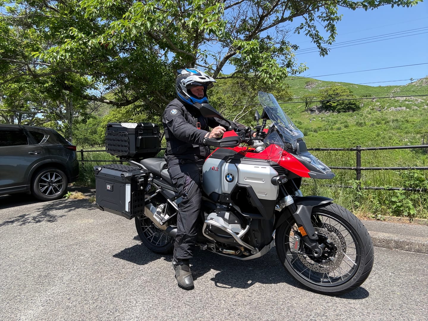 Customer photo review of MotoRacks – Motorcycle Luggage Pannier Racks