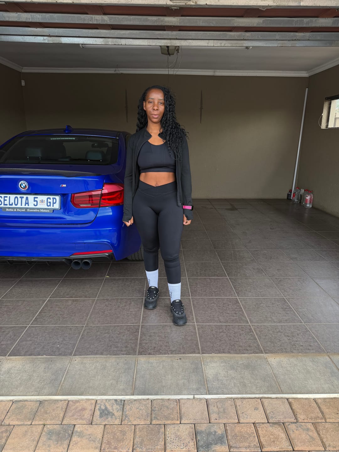 Customer photo review of Plain Crossover High-Rise Leggings