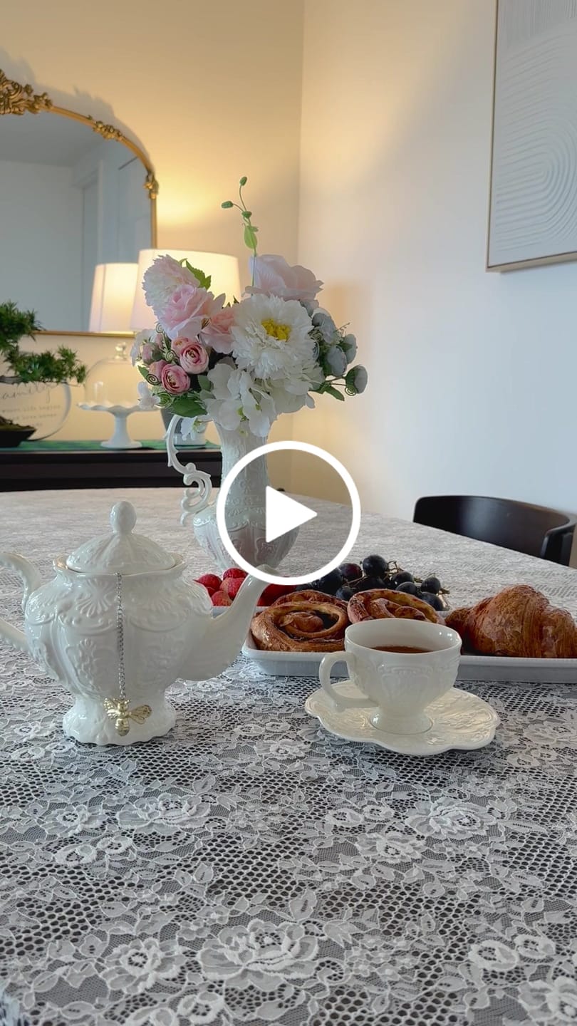 Customer video review of White Rose Lace Tablecloth