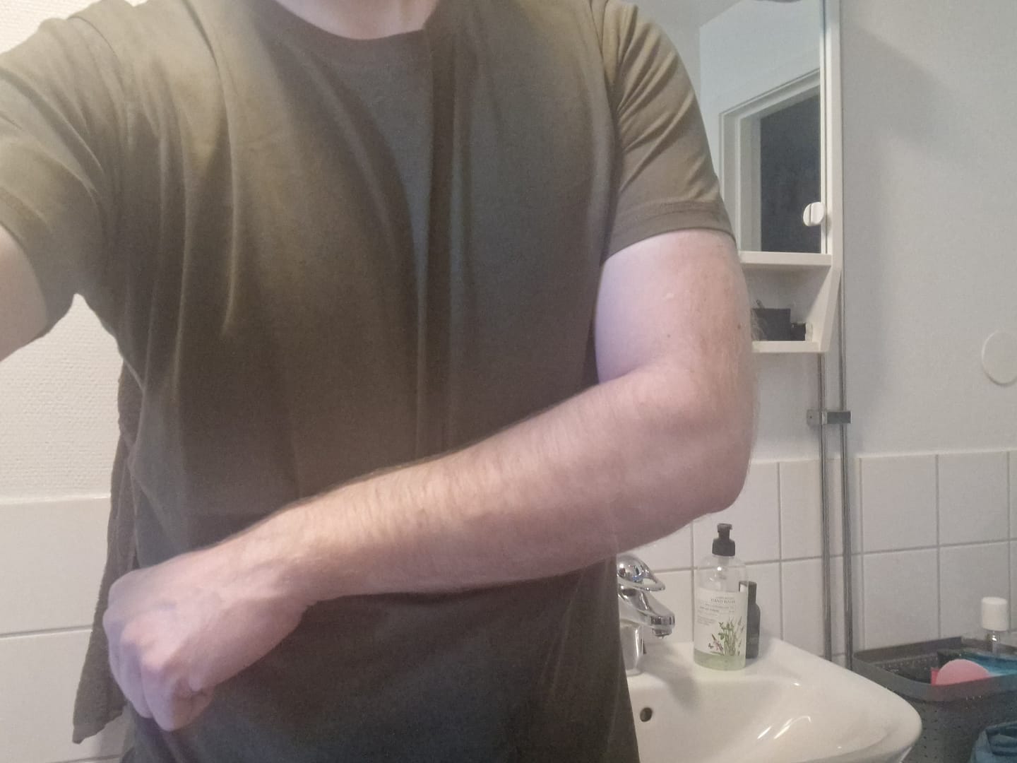 Customer photo review of Muscle T-shirt - Army Green