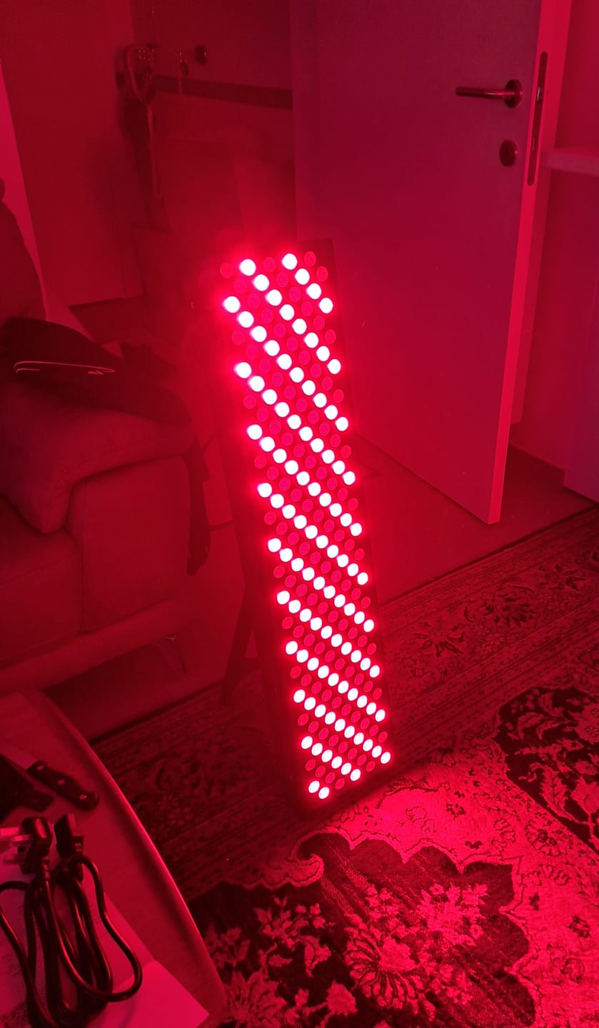 Customer photo review of Koanna® Luma1000™ – Powerful, Mid-Size Red Light Therapy Panel