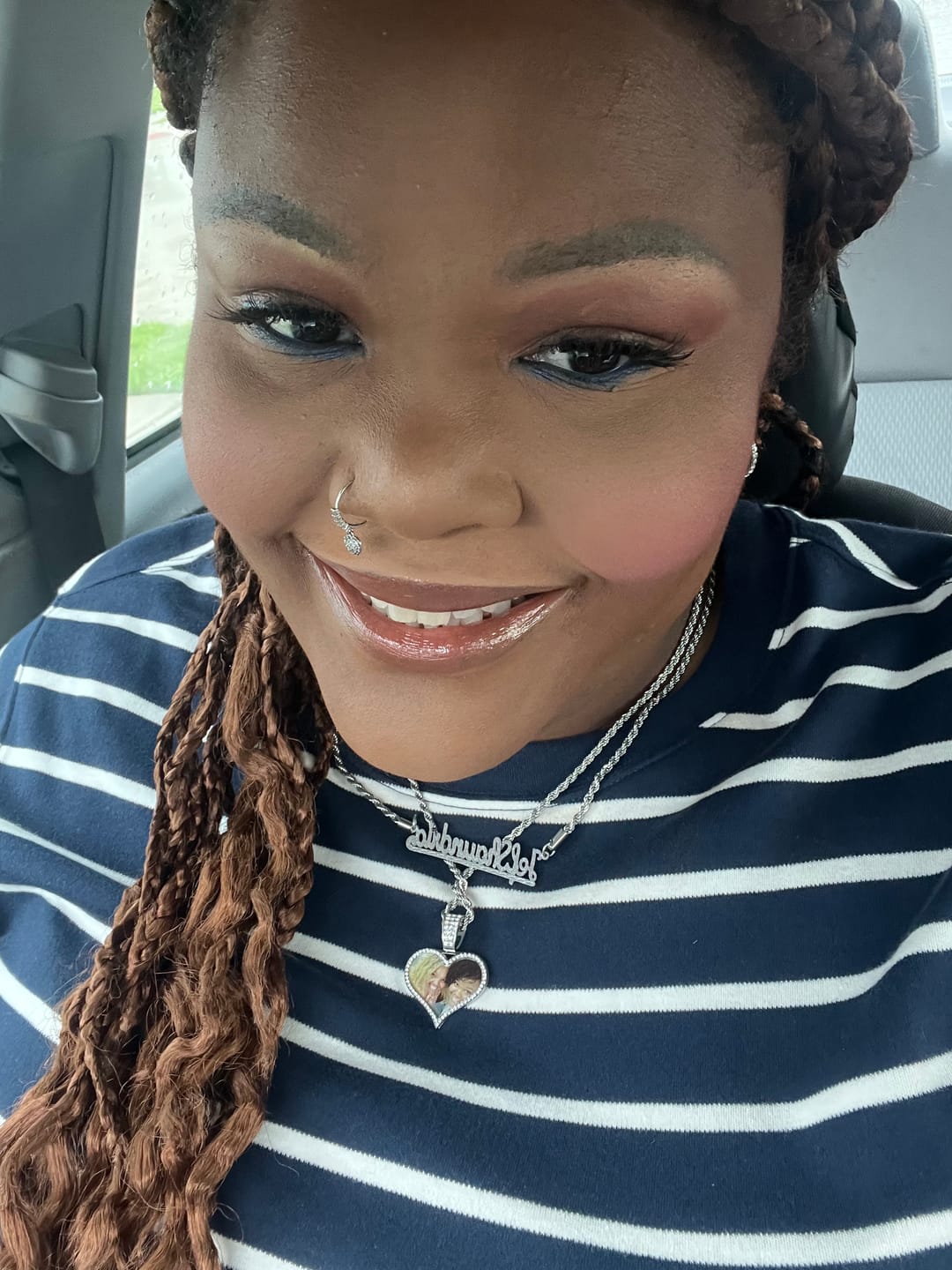 Customer photo review of Diamond Cut Underline Name Necklace