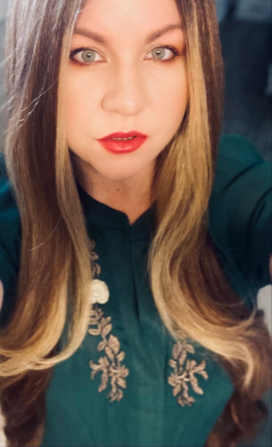 Customer photo review of Sensationnel Butta Lace HD 5" Deep Parting Lace Front Wig - BUTTA UNIT 14