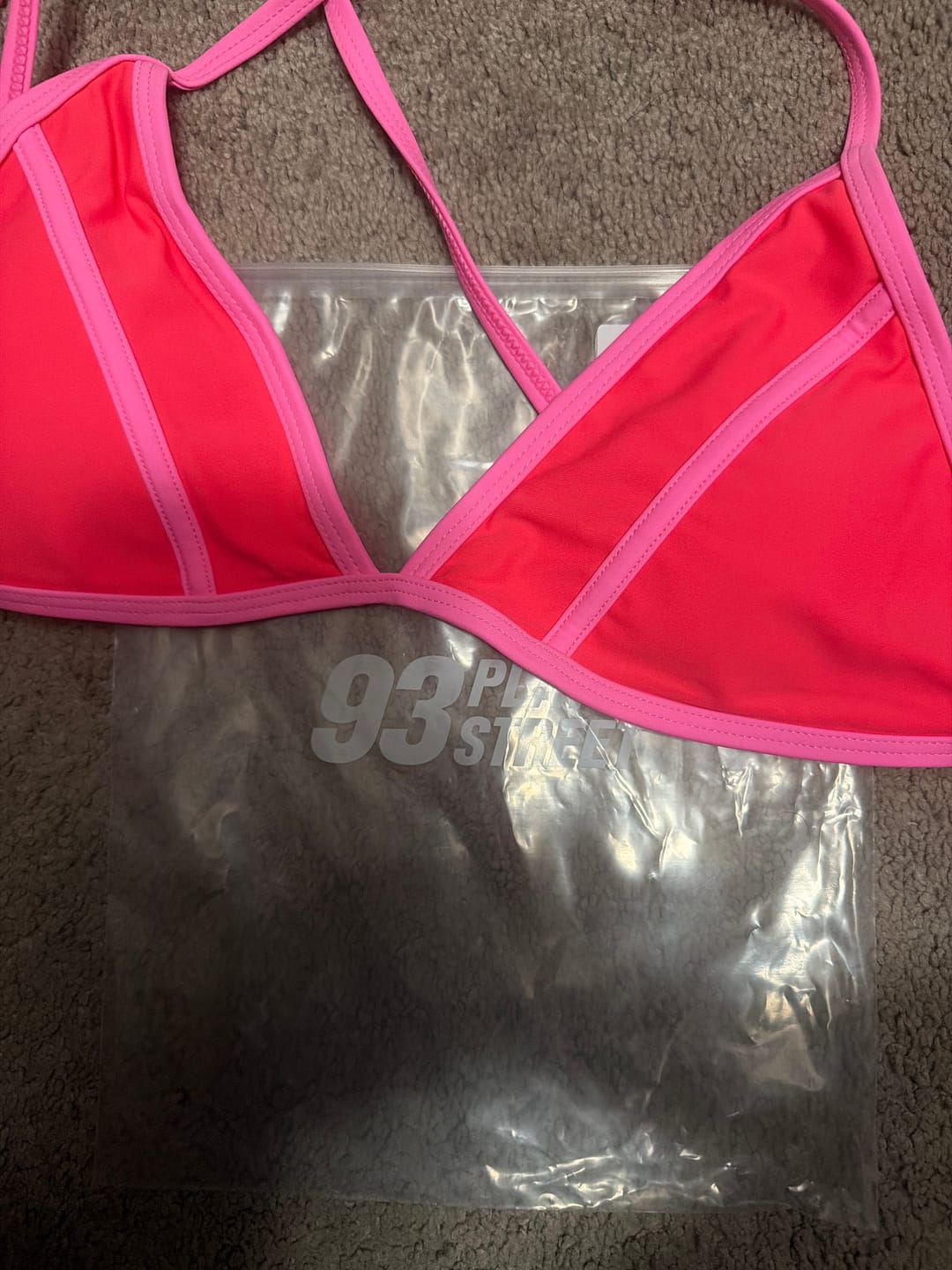 Customer photo review of LILY Melon Pop Minimal Triangle Top