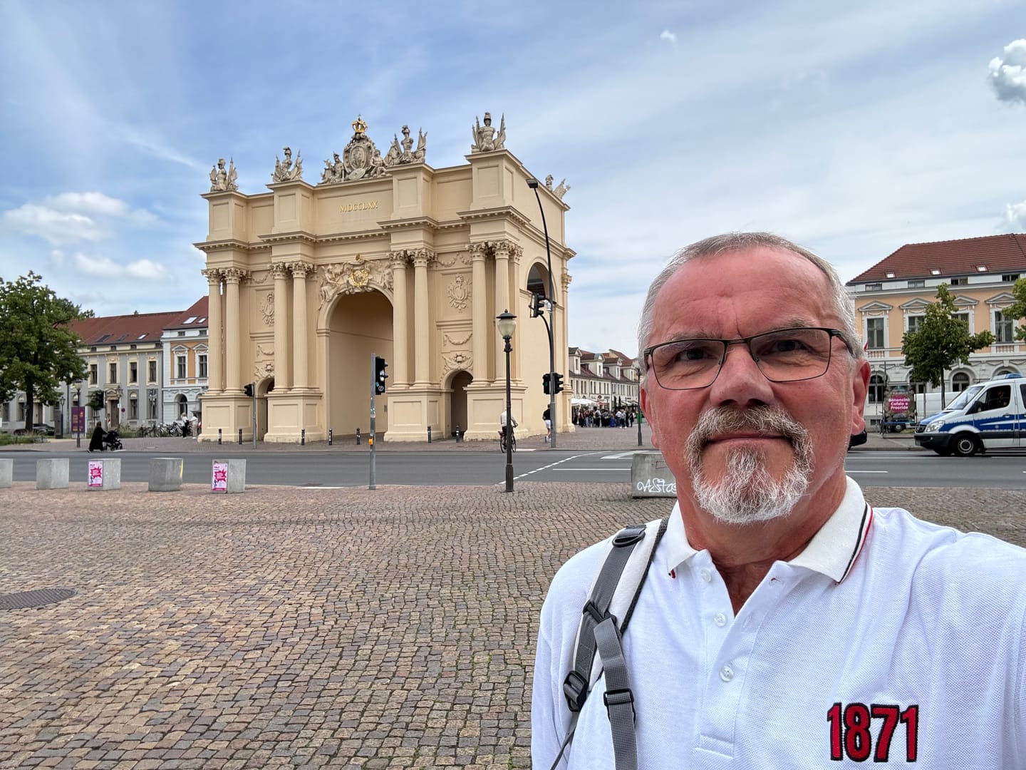 Customer photo review of Weißes Polo Shirt mit 1871 Stickerei, Deutsches Kaiserreich