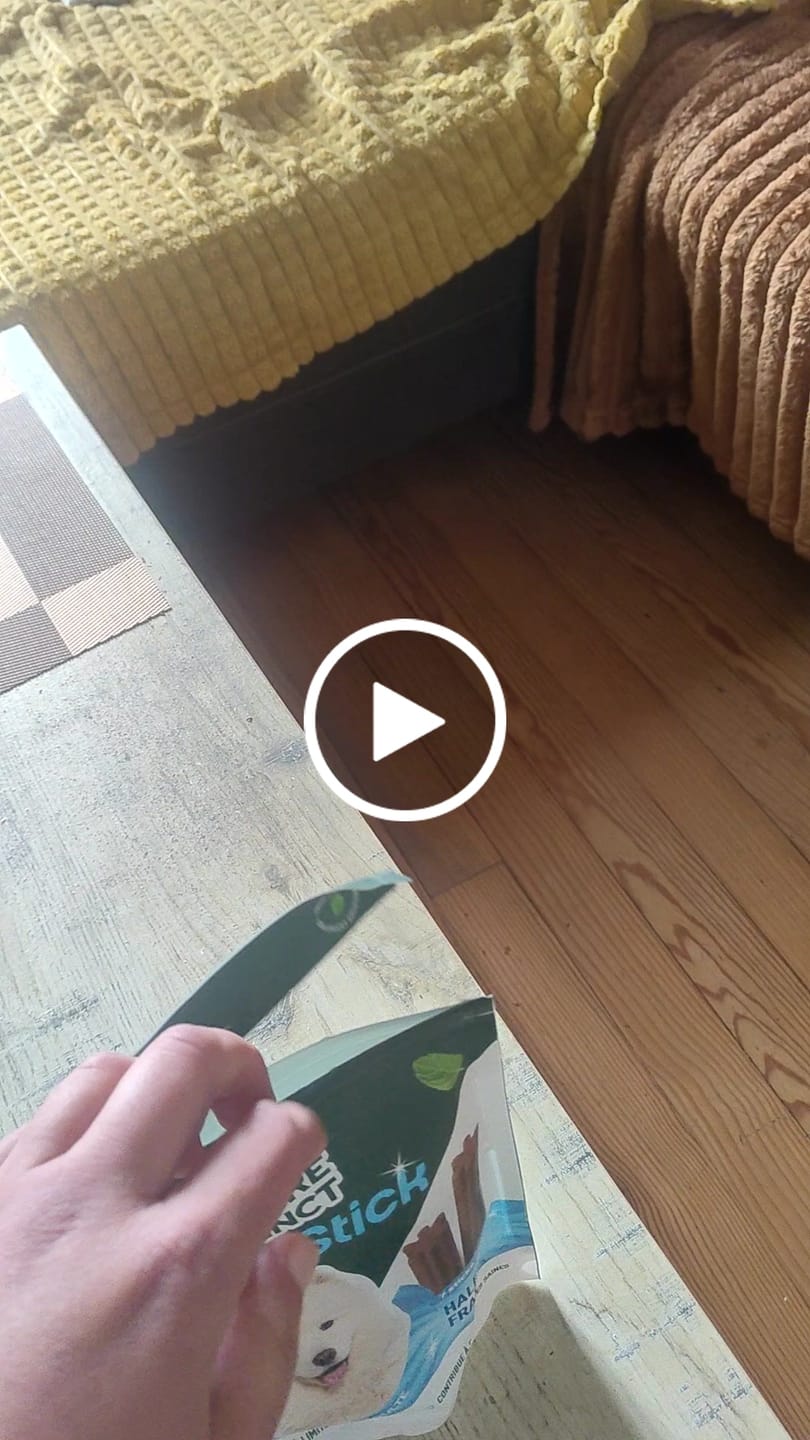 Customer video review of Stick dentaire Dental Stick - Moy. / Grande taille (Chien adulte)