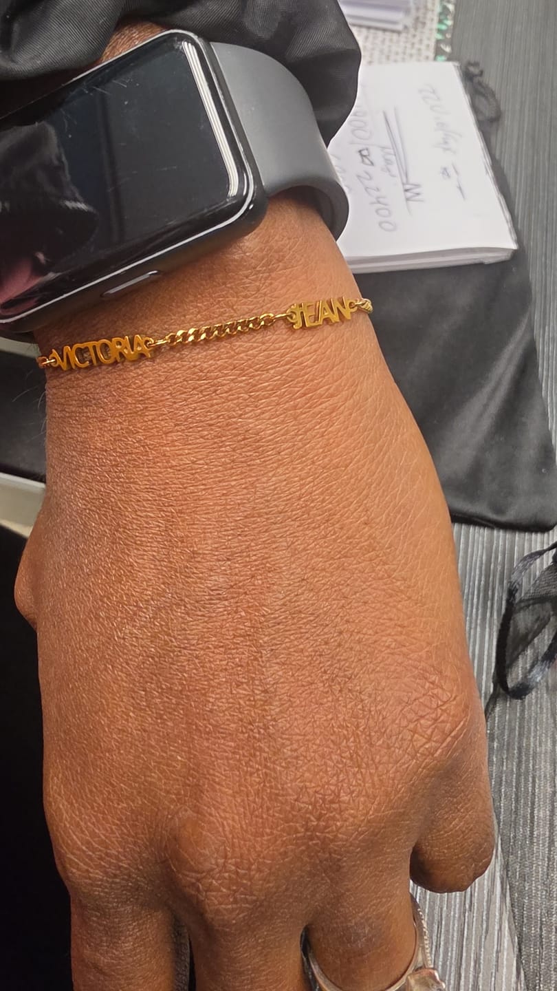Customer photo review of Pulsera personalizada con nombre