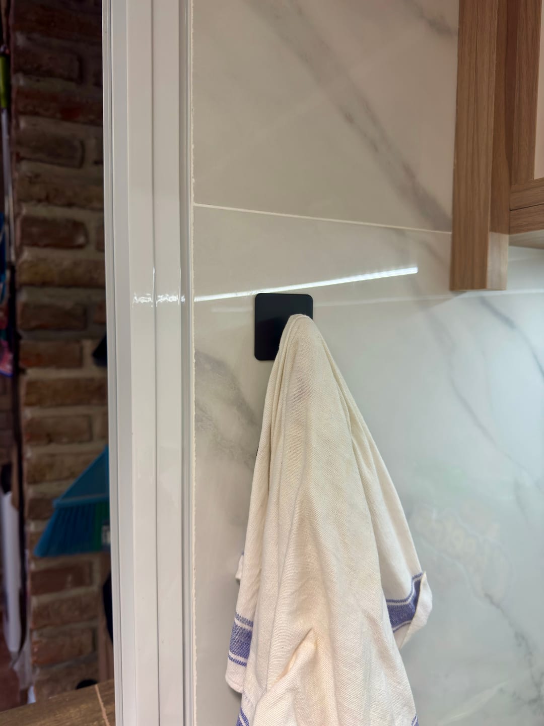 Customer photo review of Set X4 Gancho Perchero Multiuso Acero Adhesivo Baño Cocina