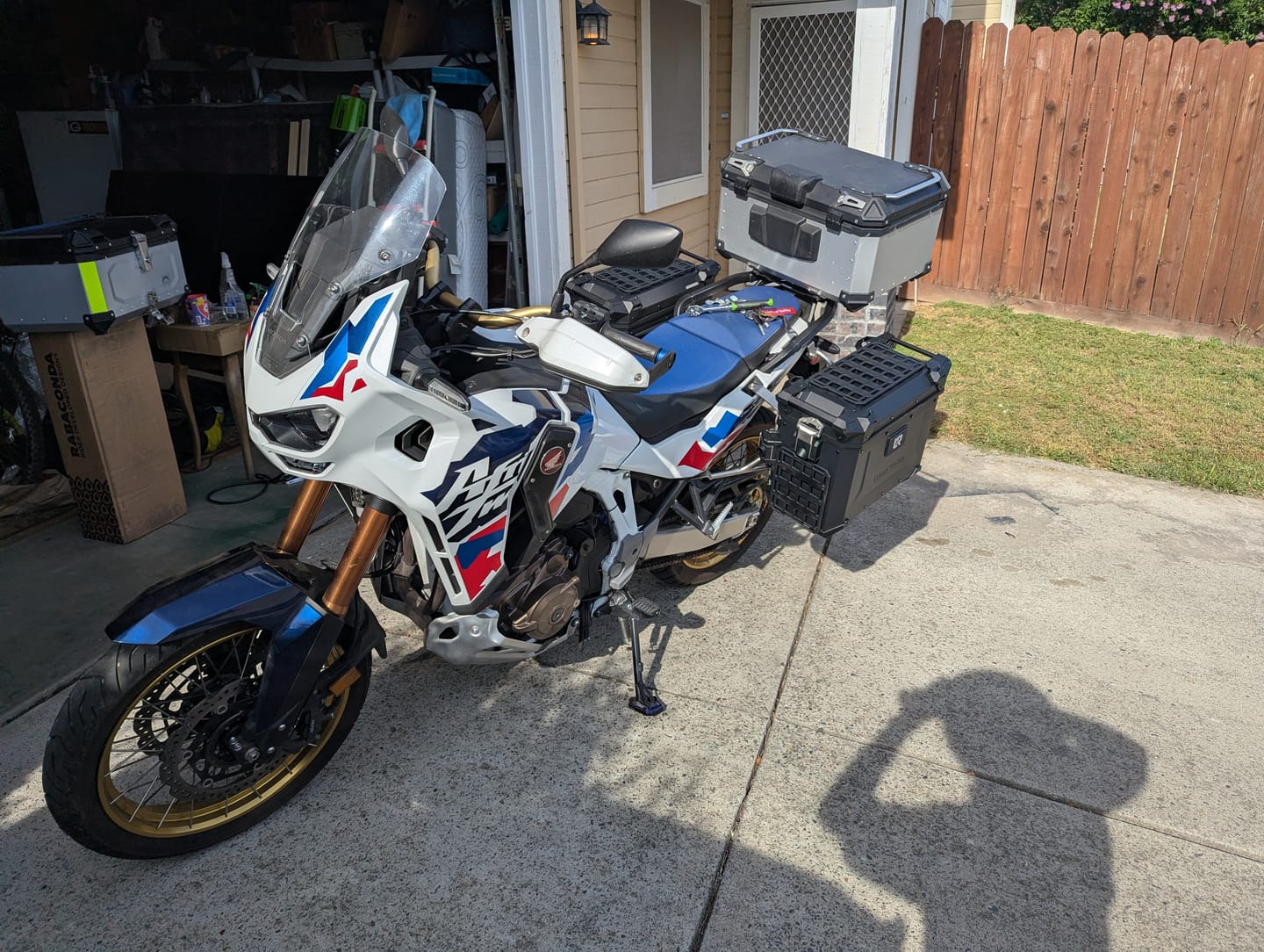 Customer photo review of MotoRacks – Motorcycle Luggage Pannier Racks