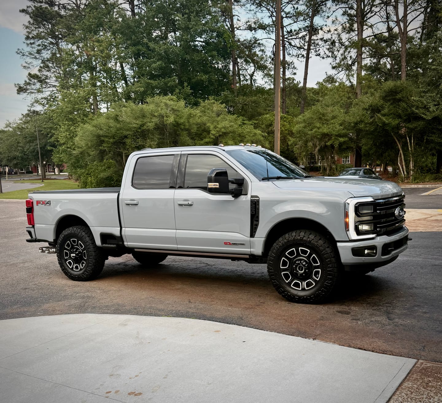 Customer photo review of Rough Country 51507650 Powered Retractable Bed Cover | 6'10" Bed | Ford F-250/F-350 Super Duty (17-26)