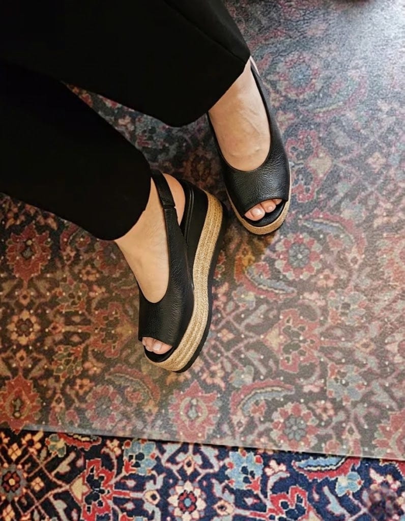 Customer photo review of Agnesa Black