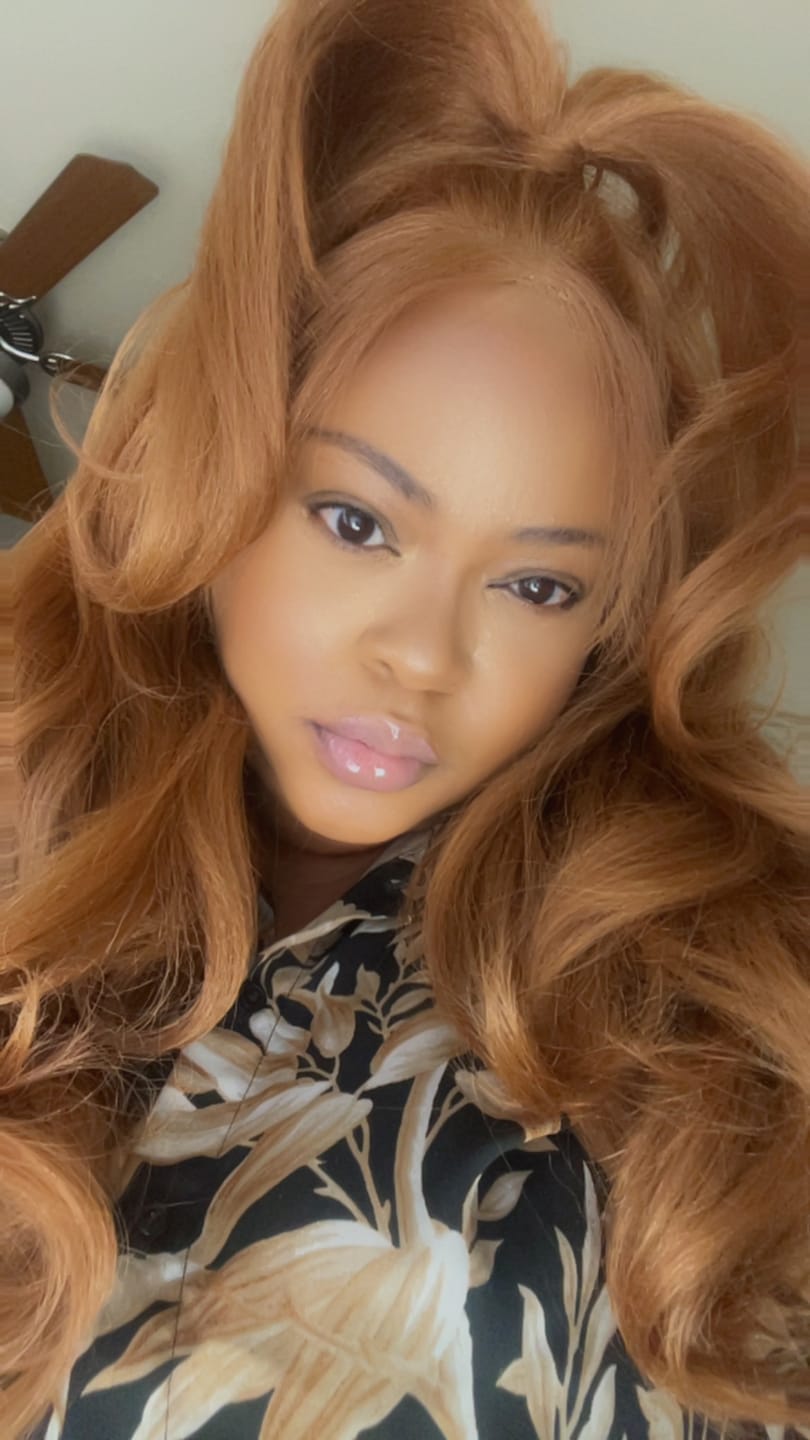 Customer photo review of Outre Melted Hairline Glueless HD Lace Front Wig - MANDISA - Pre-Styled Bangs