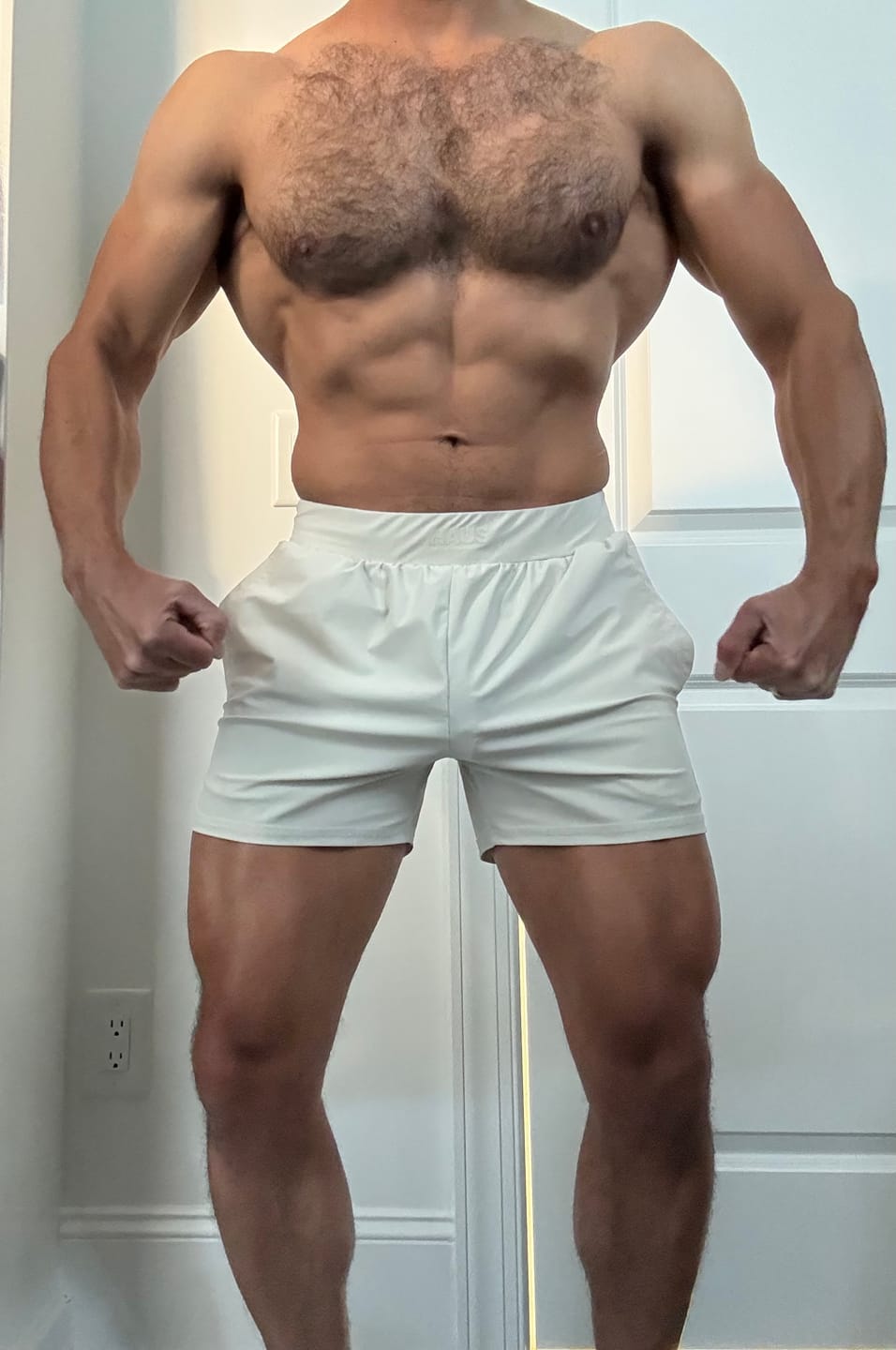 Customer photo review of Essential Shorts 5" Inseam