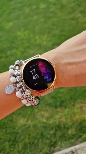 Customer photo review of NOVACCHI SOLARA — Women's Smartwatch