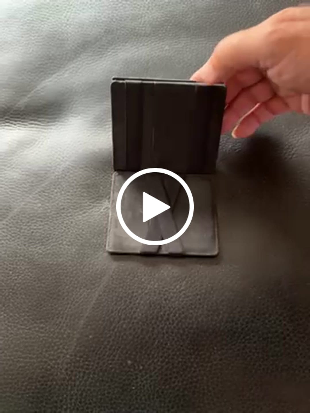 Customer video review of Flap Boy - Magic Wallet with Coin Pocket