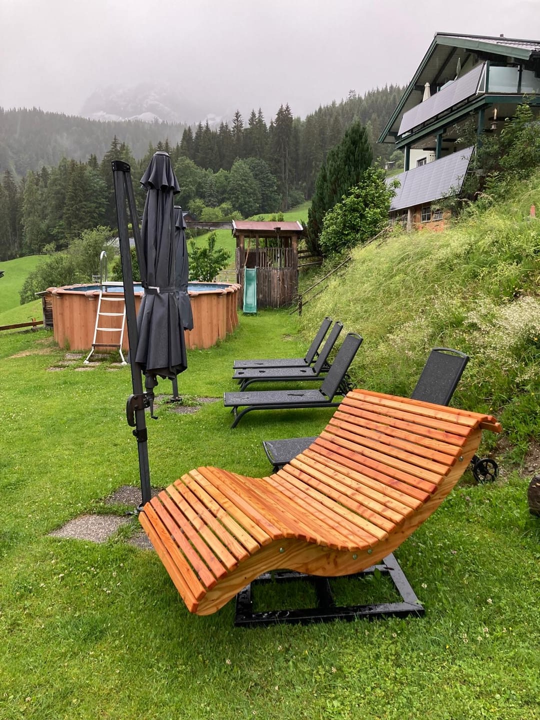 Customer photo review of Doppelliege Schwungliege "Tegernsee" Wellenliege mit Drehgestell
