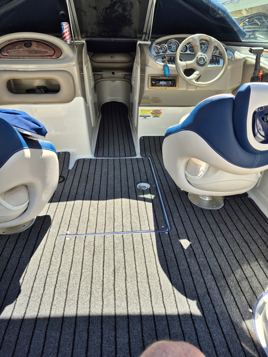 Customer photo review of 2005 Crownline 226 LS Snap in Boat Carpet