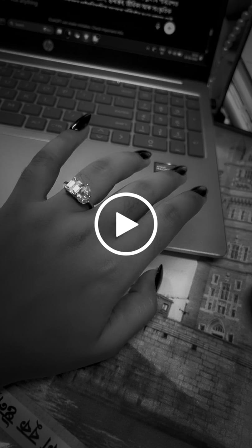 Customer video review of 3.6Ct Pear & Emerald Toi Et Moi Solitaire Silver Ring
