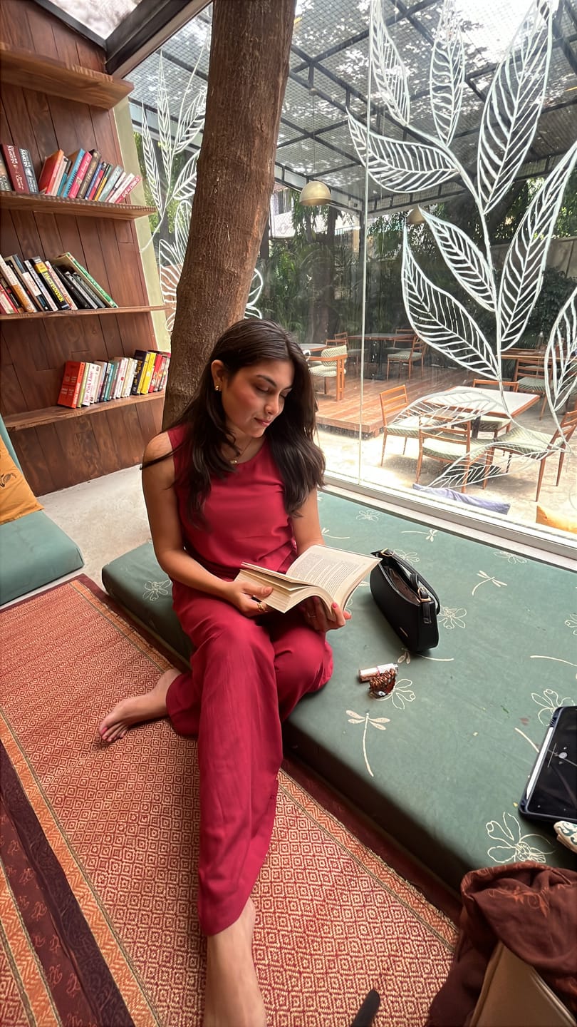 Customer photo review of Women Maroon Flowy Linen Wide Leg Pants