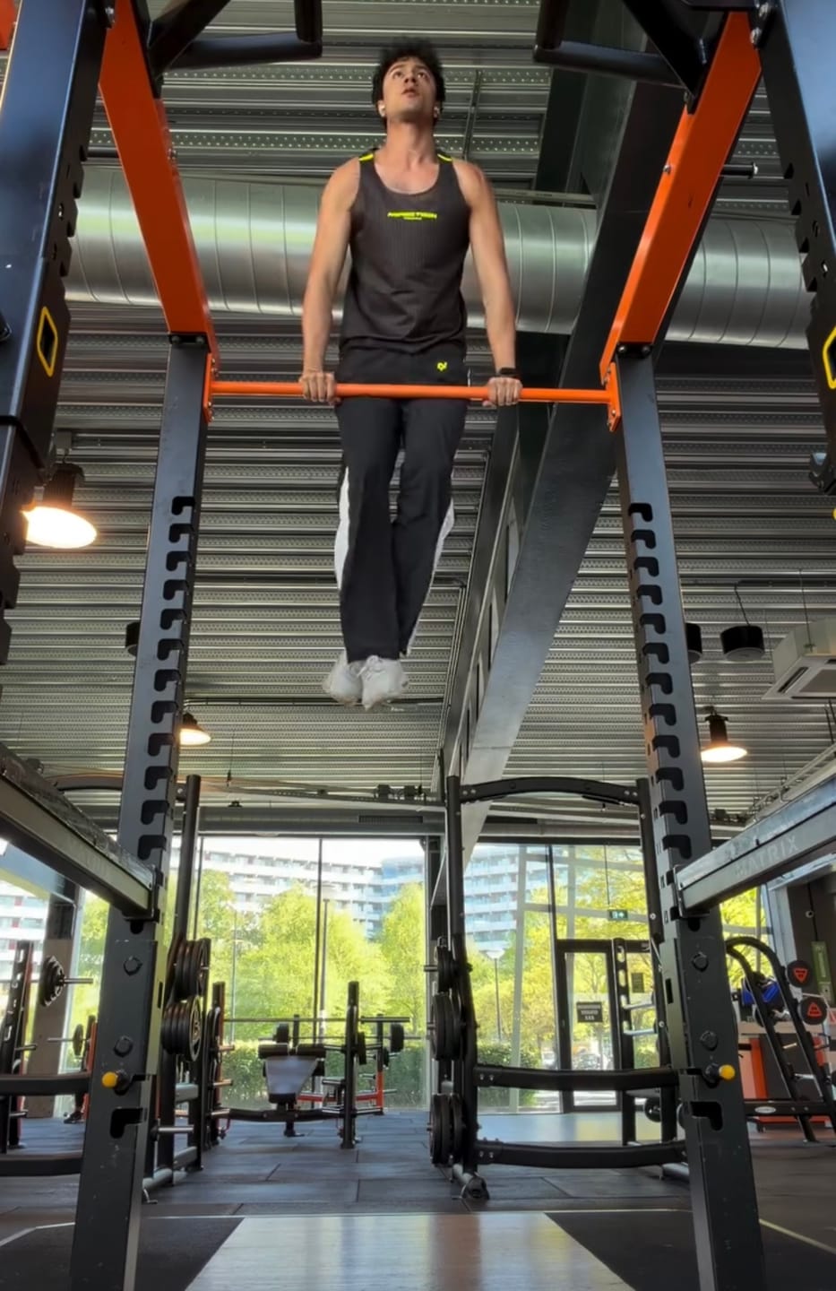Customer photo review of Men's Velocity Tank - Charcoal Black