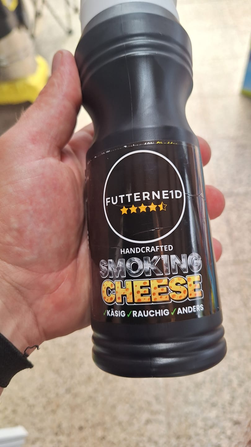 Customer photo review of SMOK1NG CHEESE Sauce 500ml