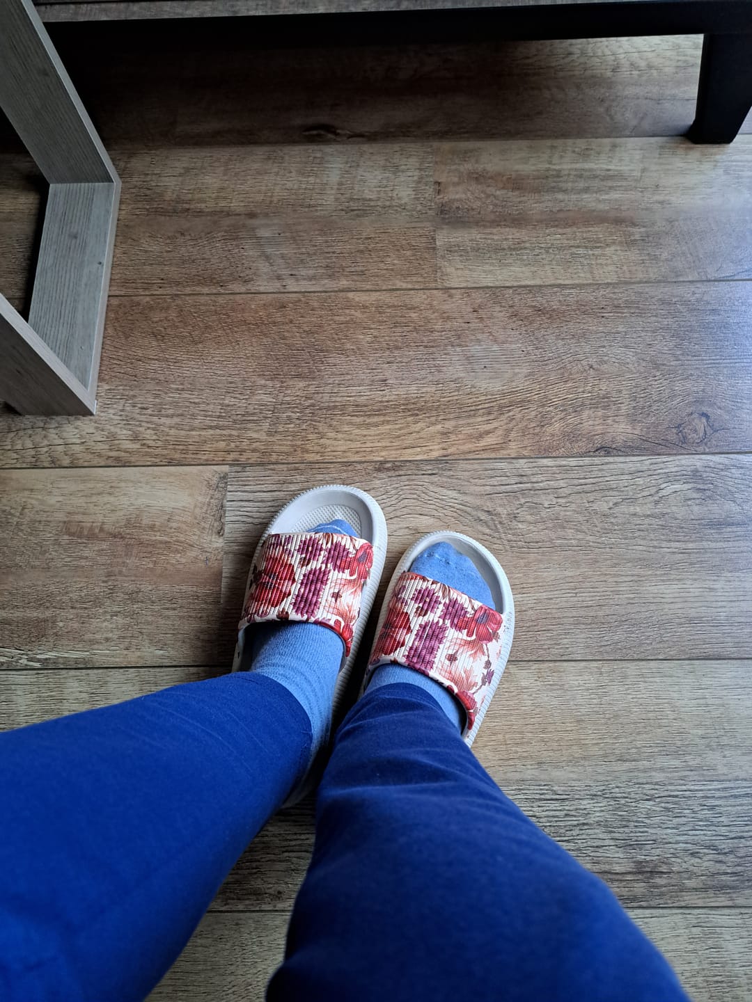 Customer photo review of HappyFlops Botanics