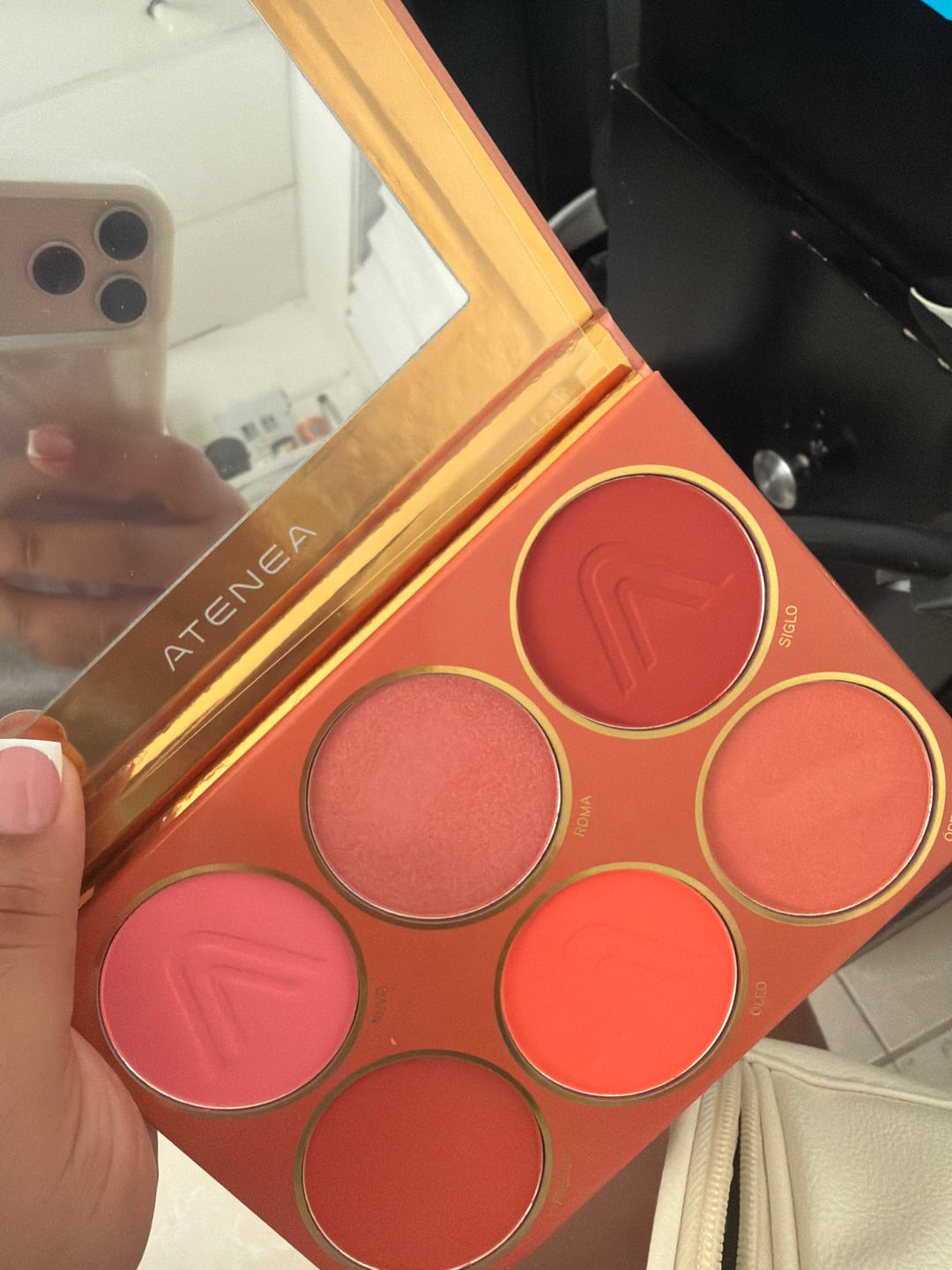 Customer photo review of PALETA DE RUBORES ATEMPORAL | MAKEUP EXPERT