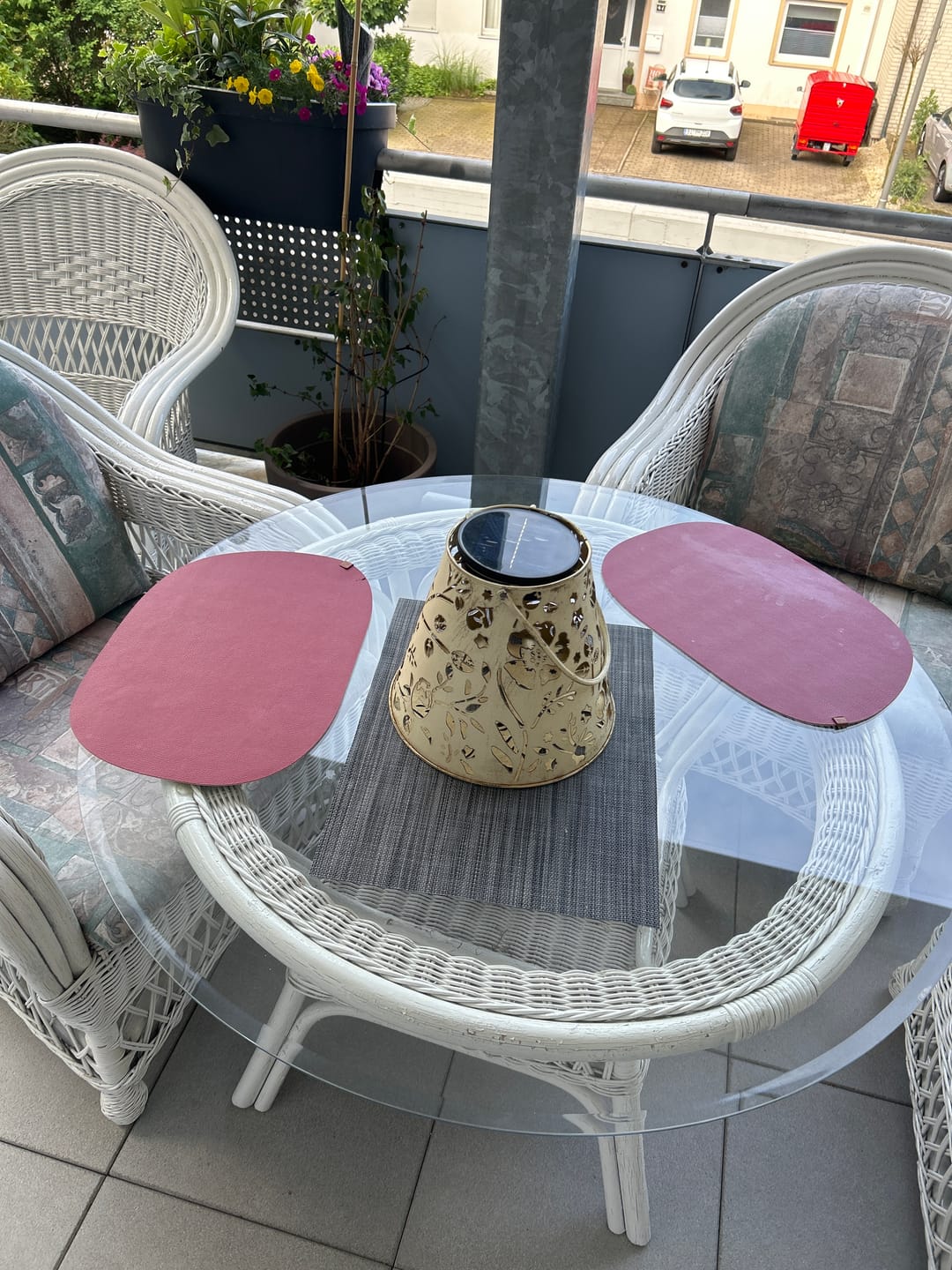 Customer photo review of Glasplatte Tisch Sicherheitsglas für Esstisch, Gartentisch, Weinfass - Rund