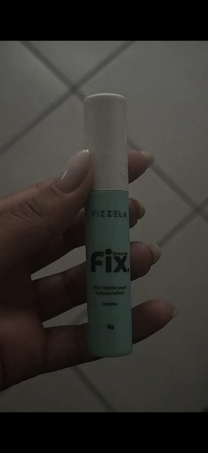 Customer photo review of Brow Up Fix - Gel Fixador para Sobrancelhas – Vizzela