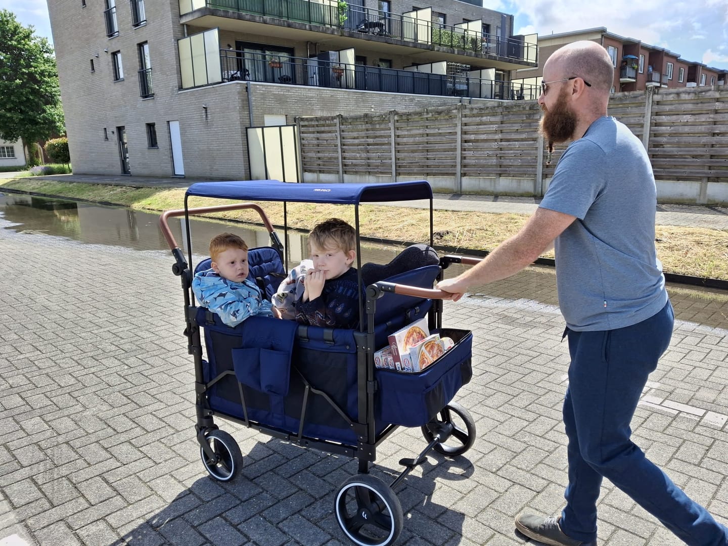 Customer photo review of P-Series Luxe 4-zits kinderkar