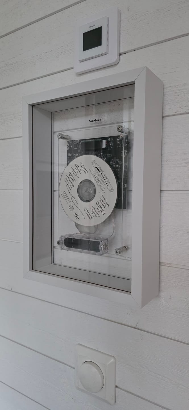 Customer photo review of M1 Music Frame CD Player