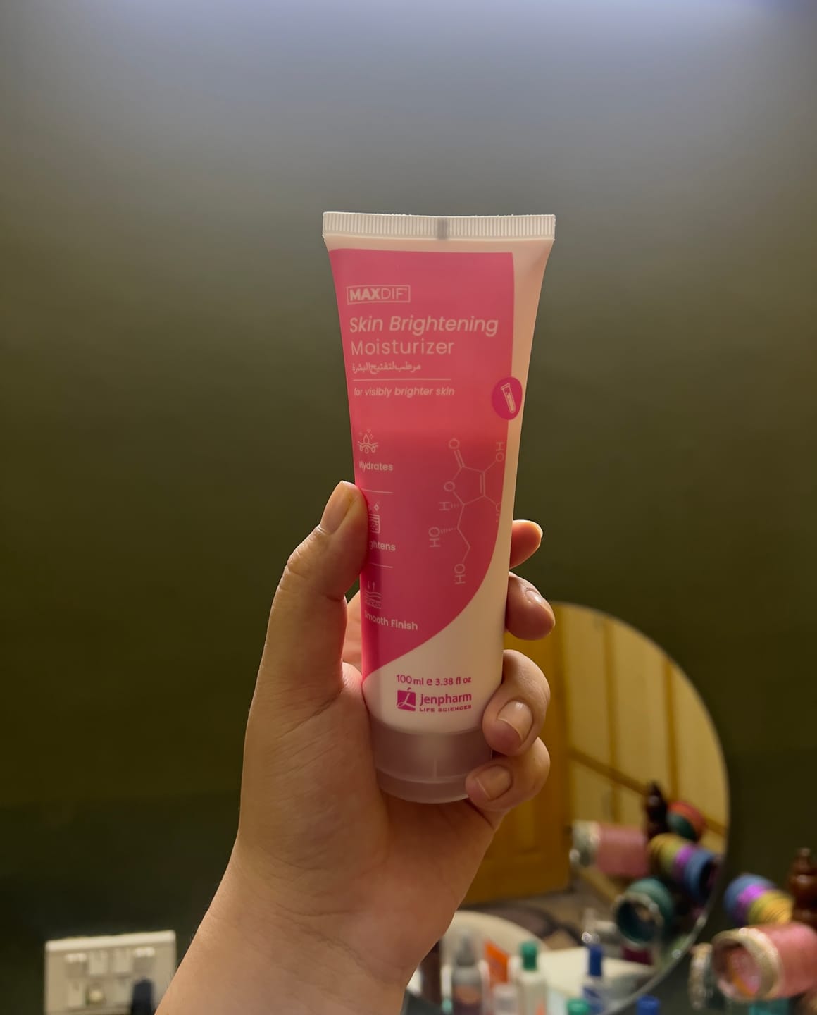 Customer photo review of Maxdif Brightening Moisturizer