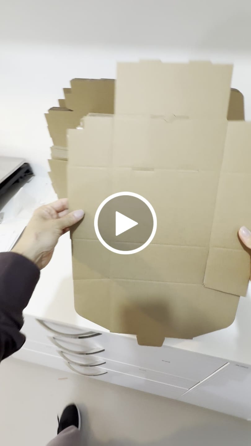 Customer video review of 175 x 128 x 75mm Die cut Brown Mailing Box B317