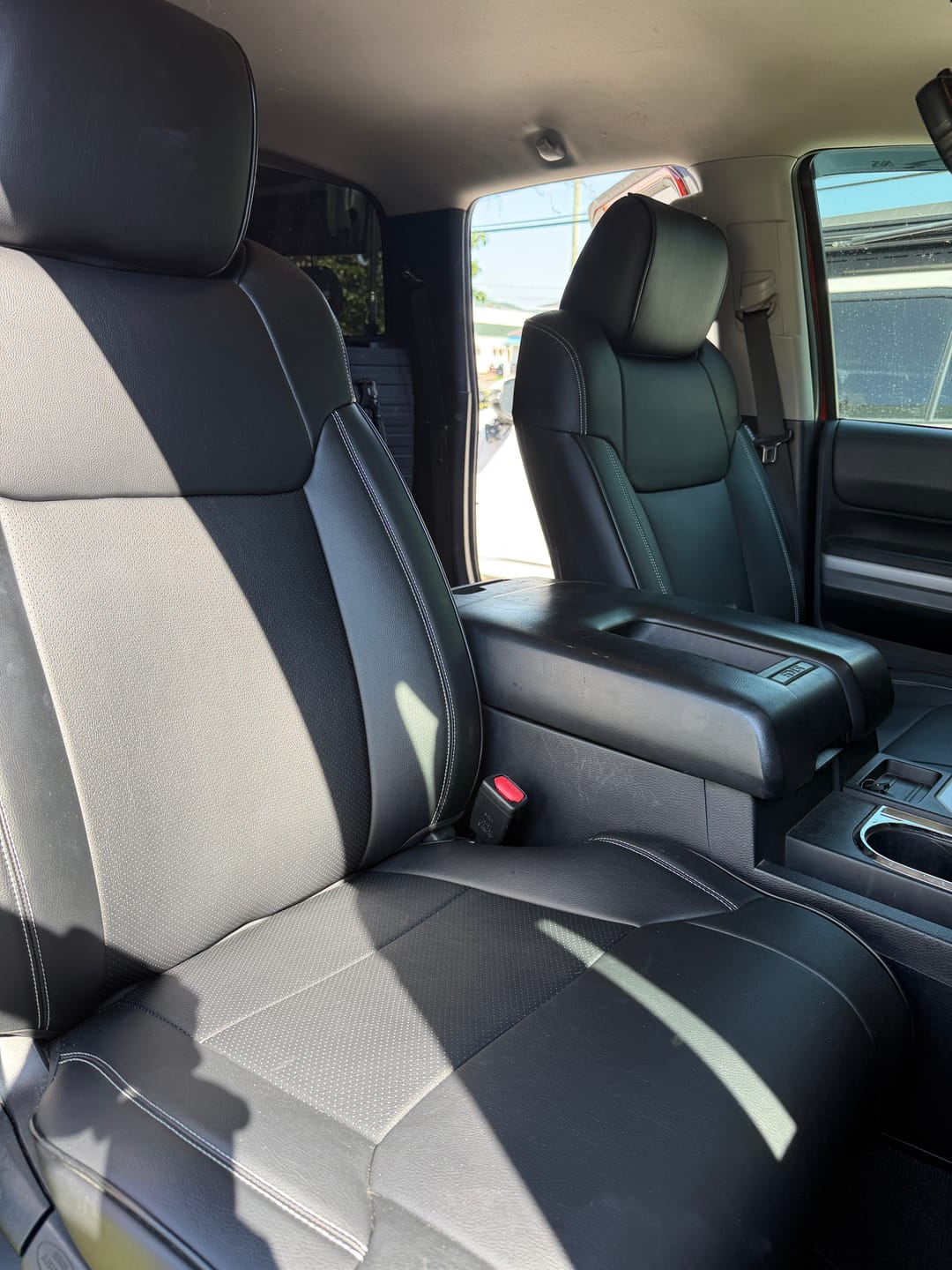 Customer photo review of 2014-21 Toyota Tundra Custom Leather Seat Covers