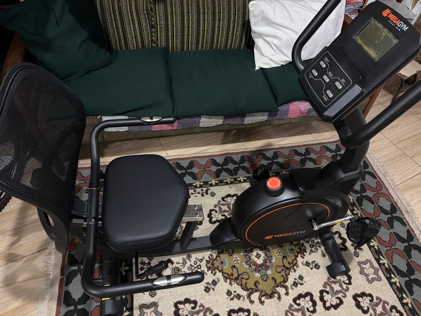 Customer photo review of Bike Horizontal Magnética Semiprofissional MegaGym Soft Ride 5000 | Resistencia Magnética | Suporta 130Kg