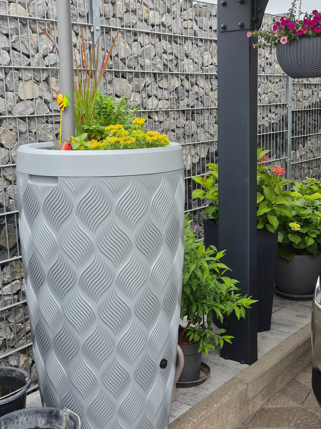Customer photo review of Regentonne Sebareeze 240 Liter – modernes Design & nachhaltige Regenwassernutzung