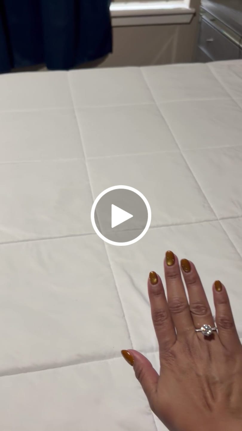 Customer video review of Rodiffy Moissanite 2.0 Ct ～4.0 Ct Round Cut 6 Prong Promise Rings For Women