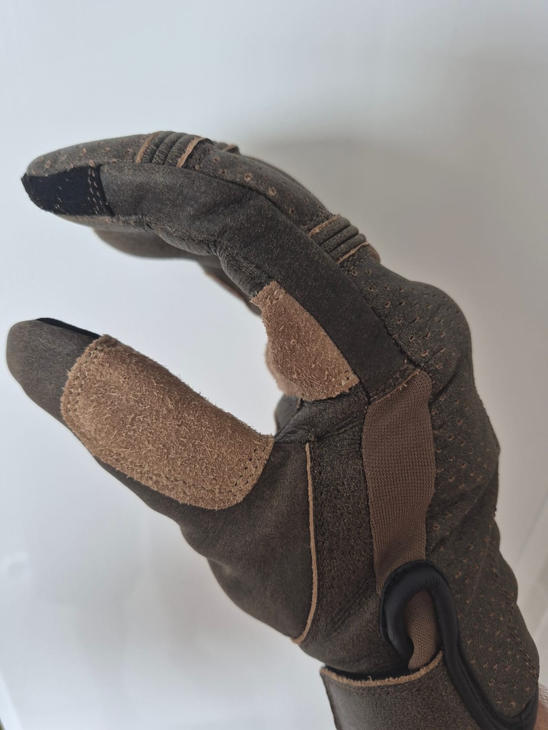 Customer photo review of Gen 3 Thumpa's | Short Cuff Summer Motorbike Gloves | Aramid + Perforated Brown Leather