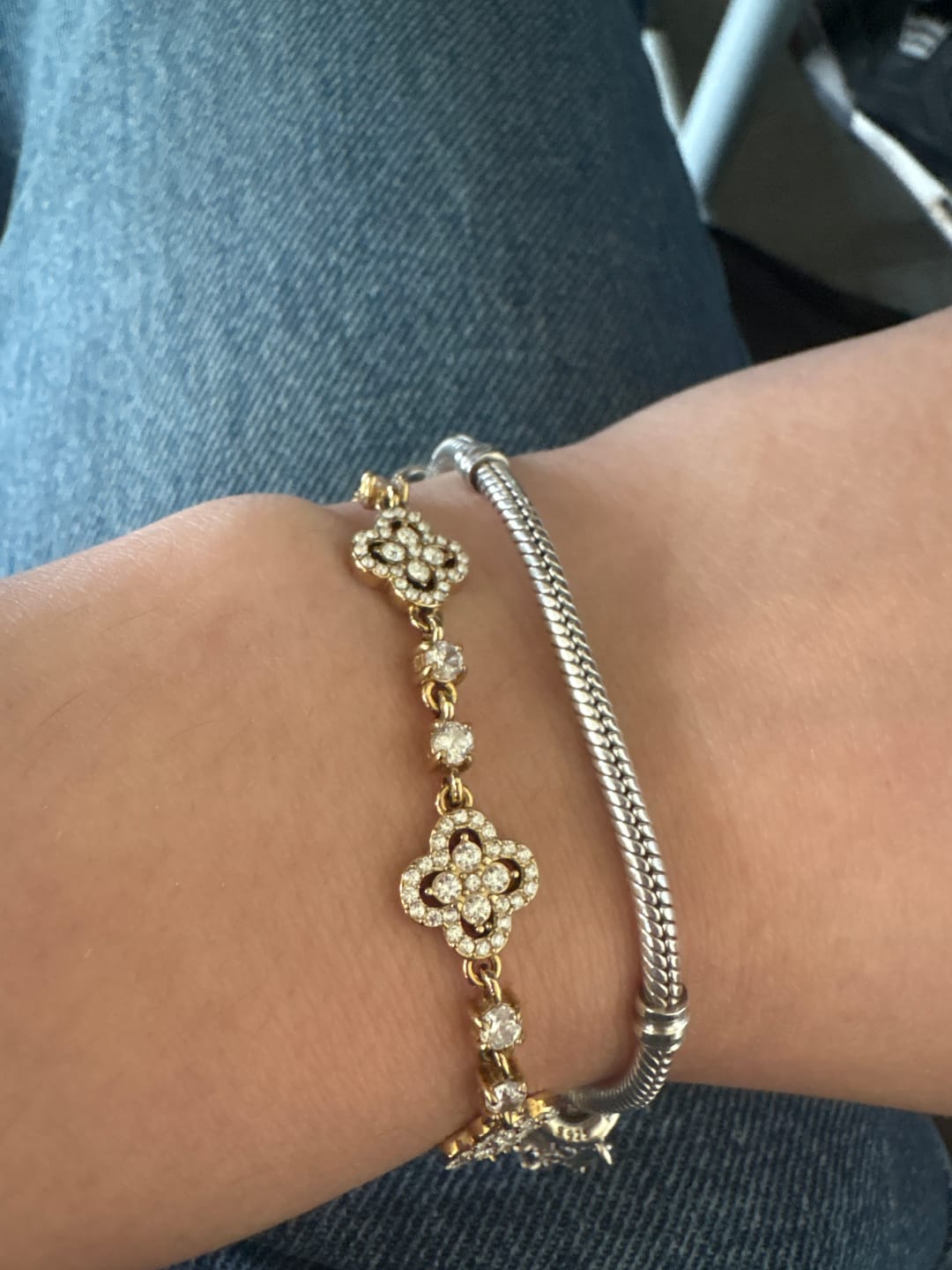 Customer photo review of Crystal Lucky Flower Abbaddon Armband 14K Vergoldet